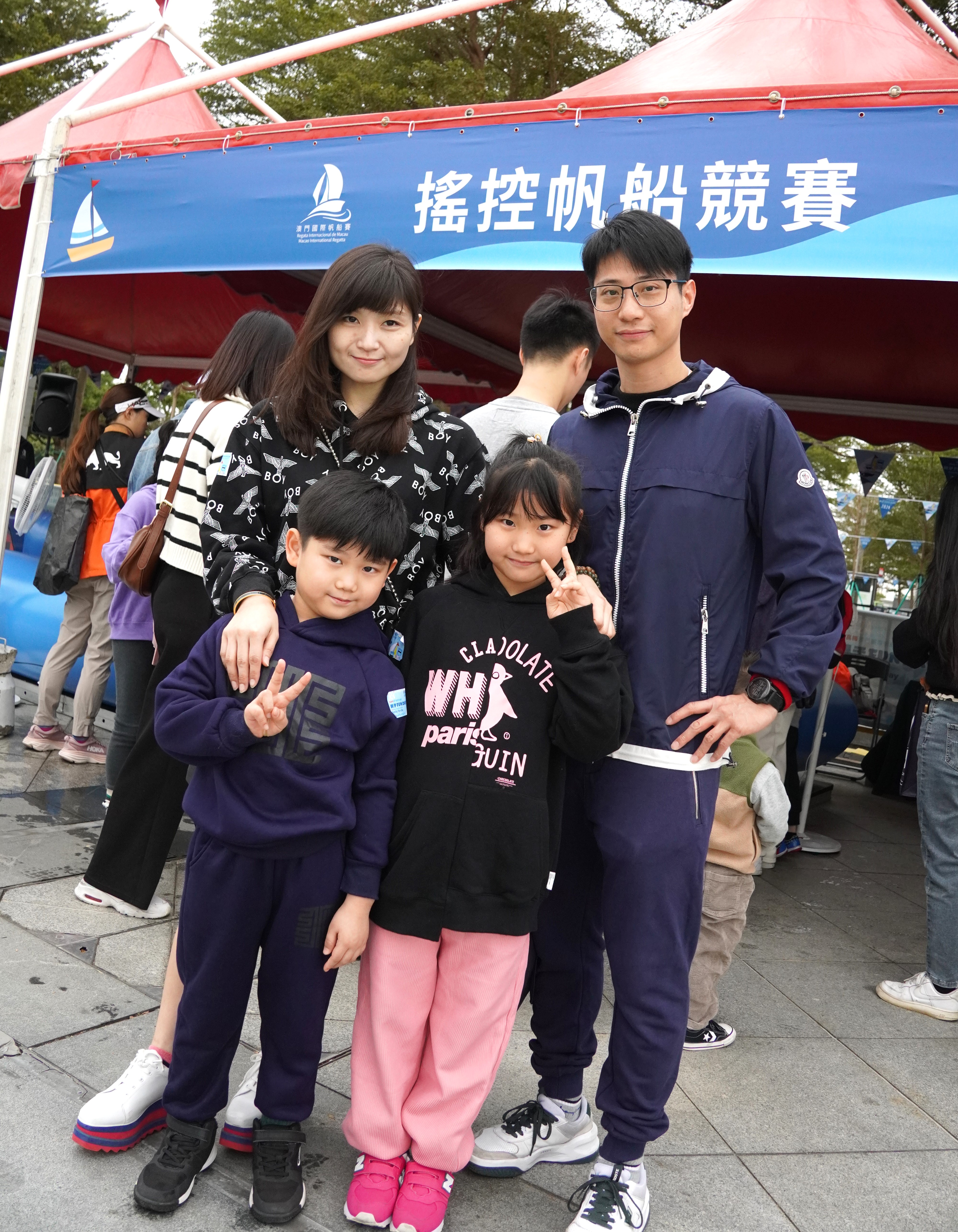 4  李生特別帶同家人前來體驗帆船樂趣。.JPG